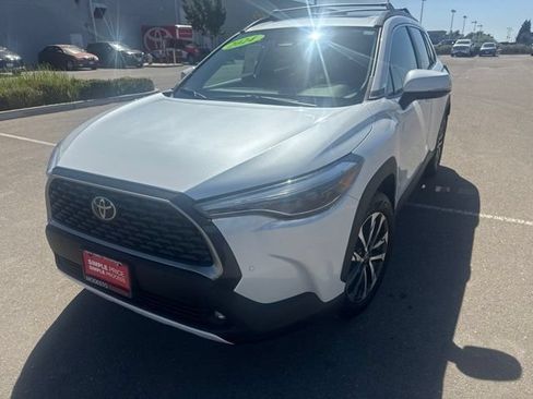 Used 2024 Toyota Corolla Cross XLE w/ Convenience Package AWD/4WD image 2