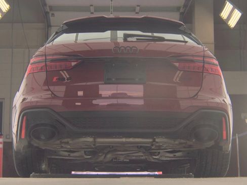 Used 2024 Audi RS 6 performance image 15