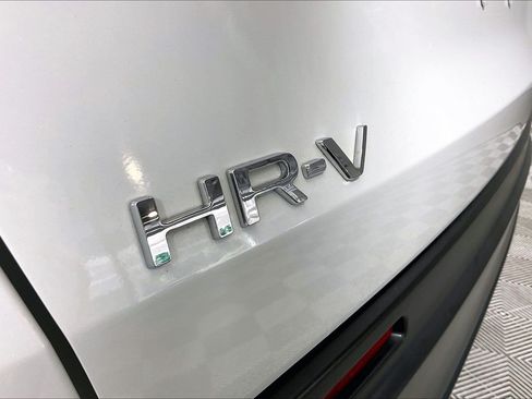 Used 2023 Honda HR-V LX image 31