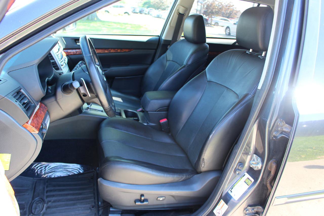 Used 2011 Subaru Outback 2.5i Limited AWD/4WD image 15