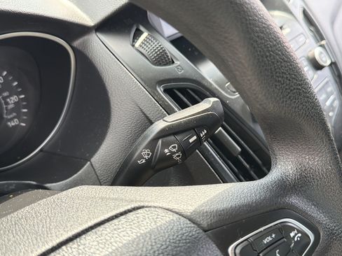 Used 2016 Ford Focus S FWD image 17
