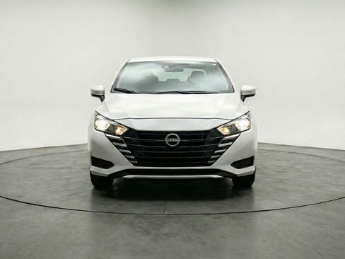 Used 2025 Nissan Versa SV FWD image 2