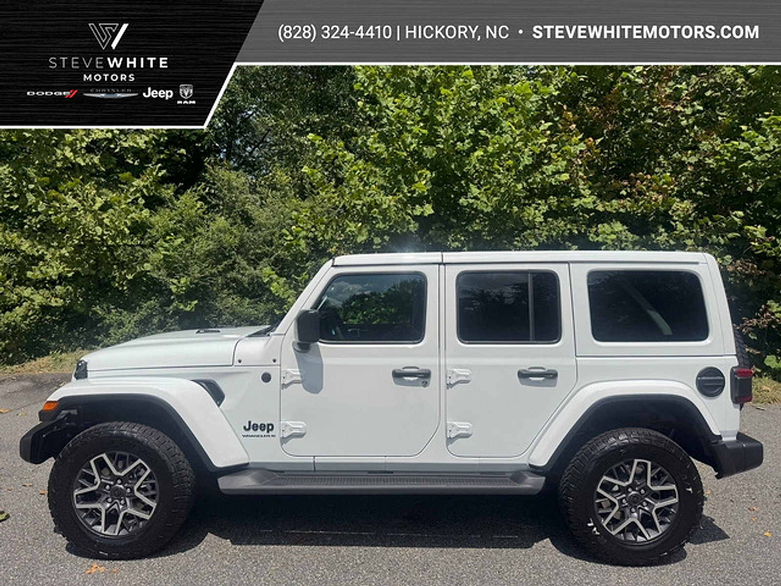 New 2026 Jeep Wrangler Unlimited Sahara AWD/4WD image 1