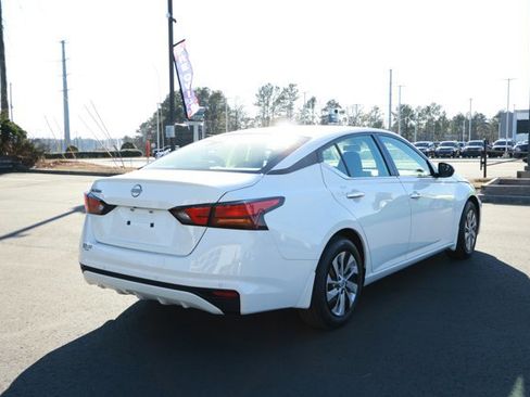 Used 2024 Nissan Altima 2.5 S image 6