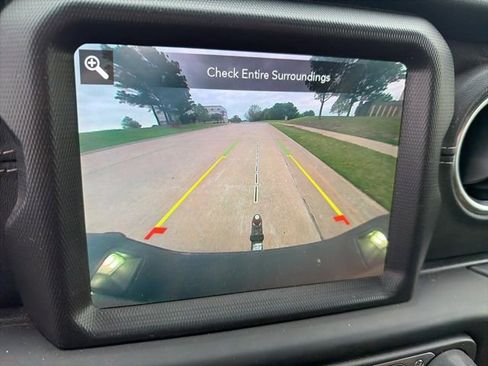 Used 2020 Jeep Gladiator Overland image 17