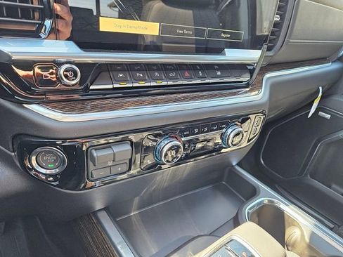 New 2026 GMC Sierra 1500 Elevation w/ Elevation Premium Package AWD/4WD image 28