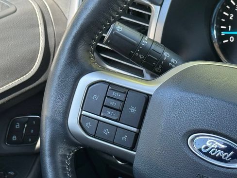 Used 2022 Ford Expedition XLT AWD/4WD image 25