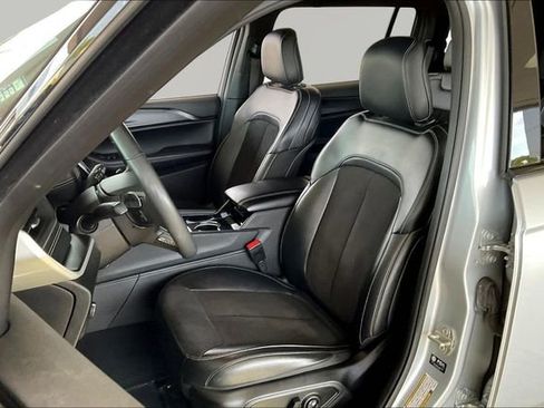 Used 2023 Jeep Grand Cherokee L Laredo AWD/4WD image 15