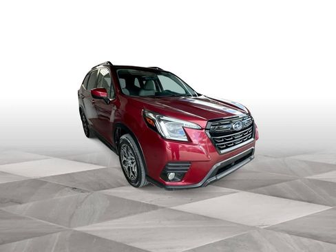 Used 2023 Subaru Forester Premium AWD/4WD image 2