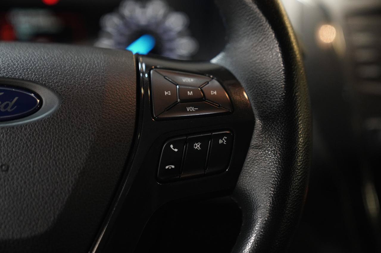 Used 2019 Ford Explorer XLT FWD image 35
