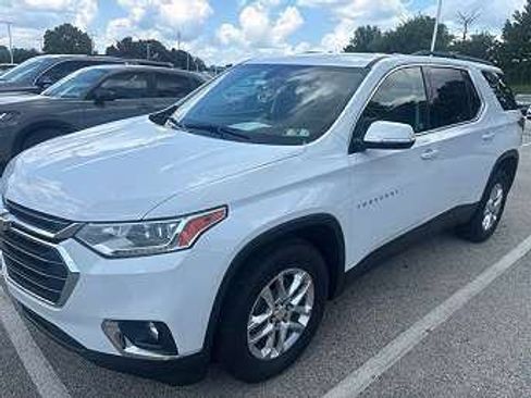 Used 2019 Chevrolet Traverse LT FWD image 1