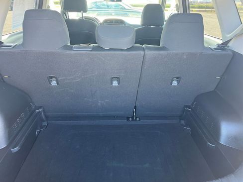 Used 2025 Kia Soul LX w/ LX Technology Package FWD image 30