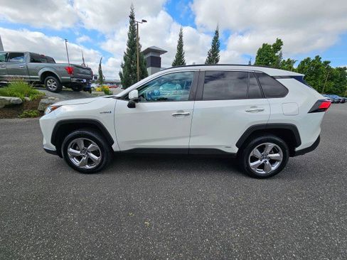 Used 2020 Toyota RAV4 Limited image 4