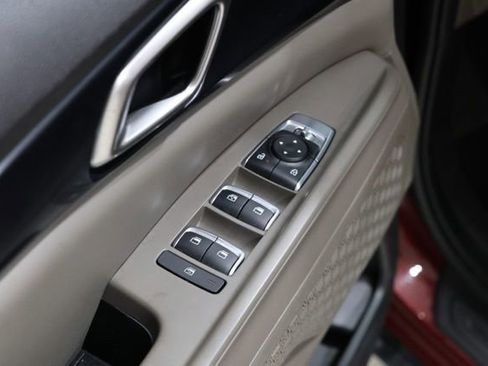 Used 2025 Kia Carnival FWD image 20