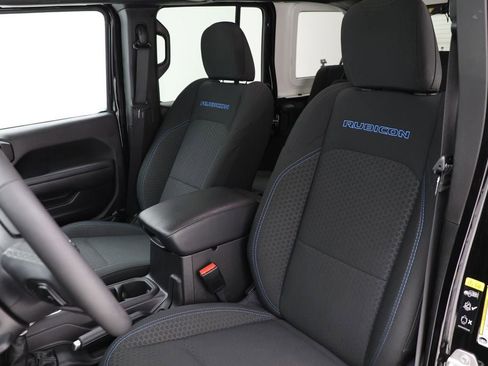 Used 2025 Jeep Wrangler Unlimited Rubicon 4xe w/ Convenience Group image 15