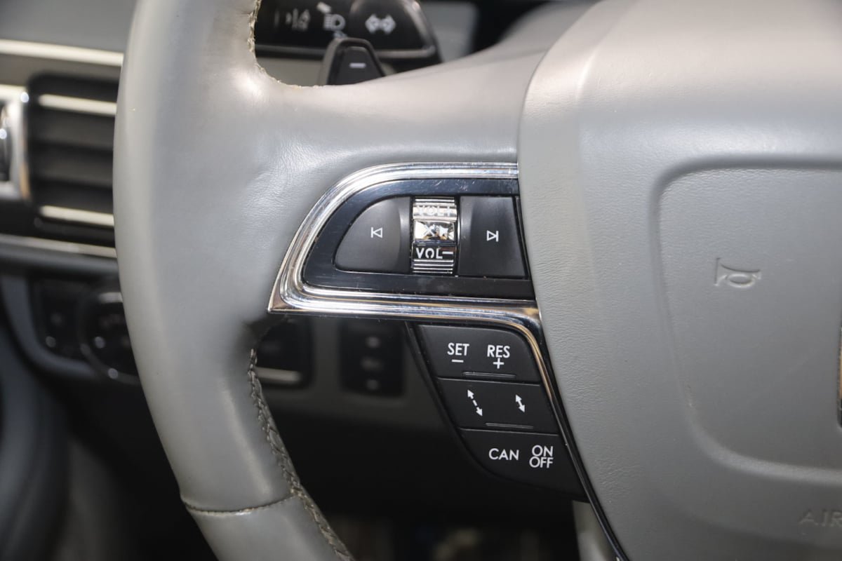 Used 2018 Lincoln Navigator Reserve w/ Technology Package AWD/4WD image 32