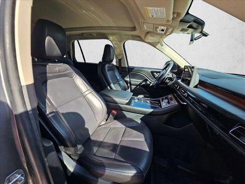Used 2022 Lincoln Aviator Reserve w/ Elements Package Plus image 19