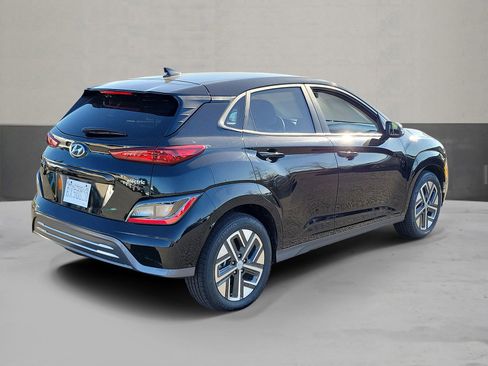 Used 2023 Hyundai Kona SE w/ Cargo Package image 2