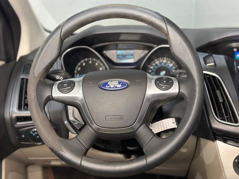 Used 2012 Ford Focus SE FWD image 15