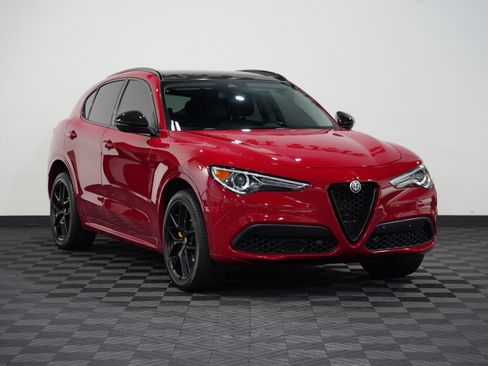 Used 2021 Alfa Romeo Stelvio Ti w/ Nero Edizione image 5