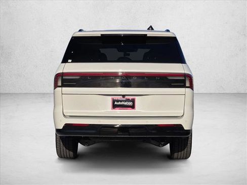 New 2025 Lincoln Navigator Reserve w/ Jet Appearance Package image 6