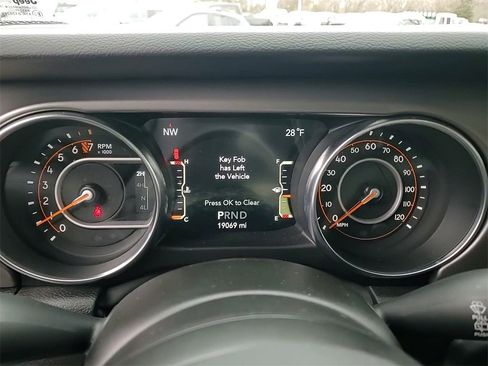 Used 2022 Jeep Wrangler Unlimited Sport image 28