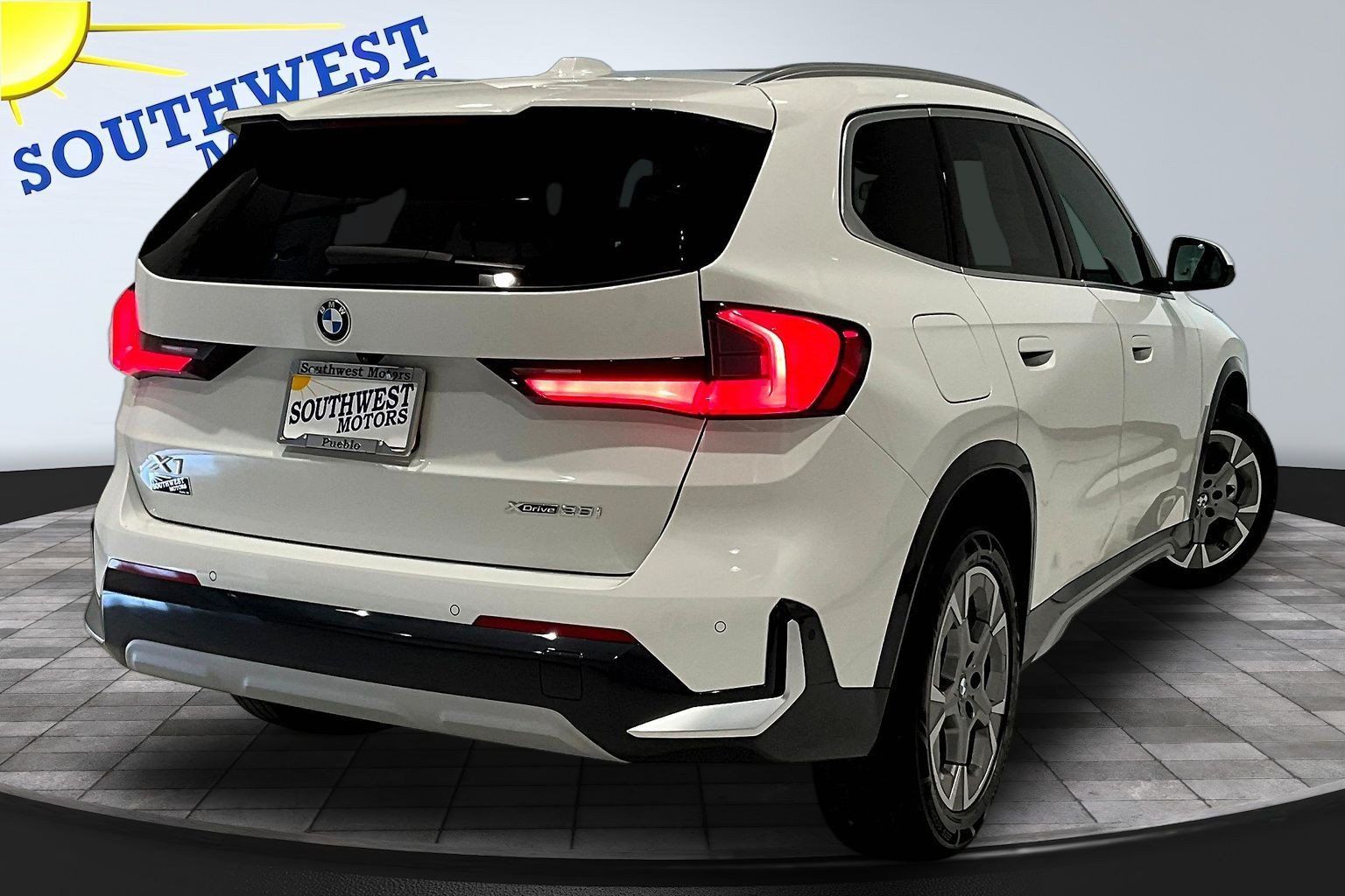 Used 2025 BMW X1 xDrive28i AWD/4WD image 7