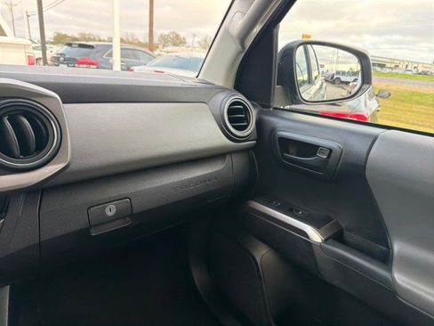 Used 2018 Toyota Tacoma SR5 image 16