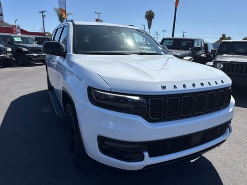 Used 2025 Jeep Wagoneer Series II w/ Premium Group I AWD/4WD image 8