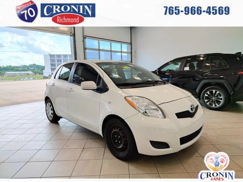 Used 2009 Toyota Yaris 4-Door Hatchback FWD image 1