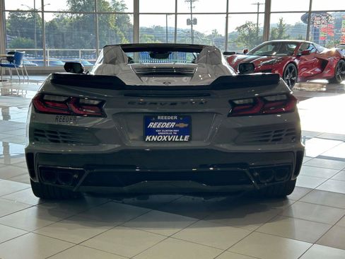 Used 2025 Chevrolet Corvette E-Ray w/ Stealth Interior Trim Package AWD/4WD image 6