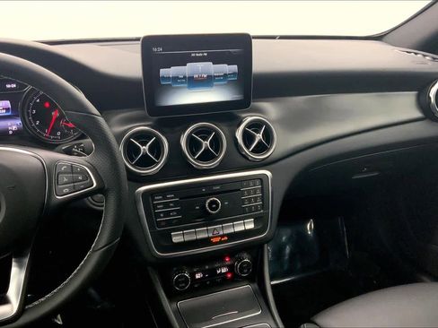 Used 2018 Mercedes-Benz GLA 250 image 25
