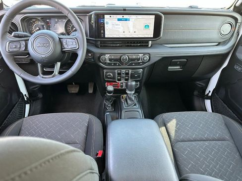 Used 2026 Jeep Gladiator Mojave image 11