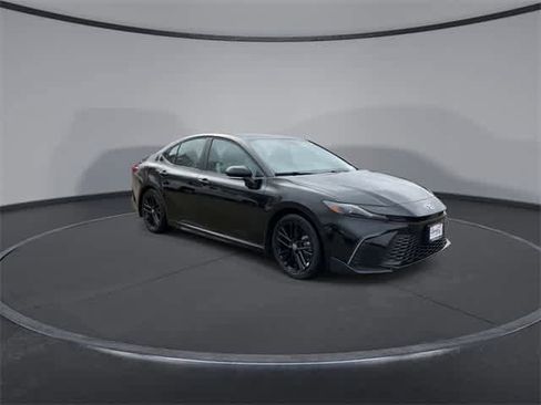 Certified 2025 Toyota Camry SE image 2