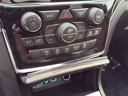 Used 2021 Jeep Grand Cherokee Overland image 21