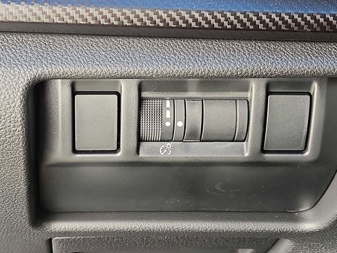 Certified 2025 Subaru Crosstrek 2.0i image 24