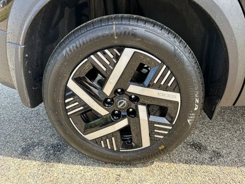 New 2026 Nissan Kicks SV w/ SV Premium Package image 17