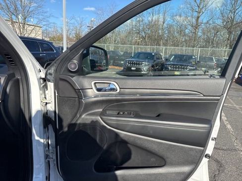 Used 2022 Jeep Grand Cherokee Limited w/ Tech Group image 33