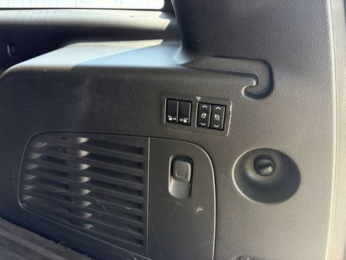 Used 2015 Cadillac Escalade ESV Luxury RWD image 13