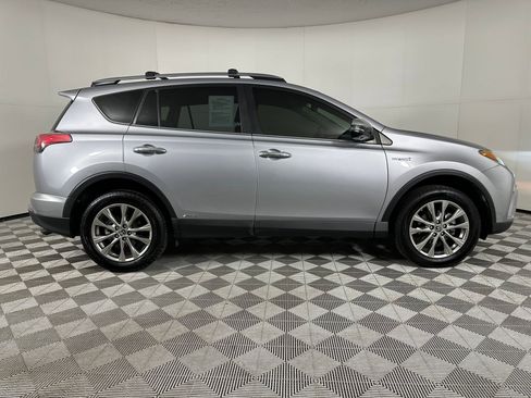 Used 2018 Toyota RAV4 Limited image 7
