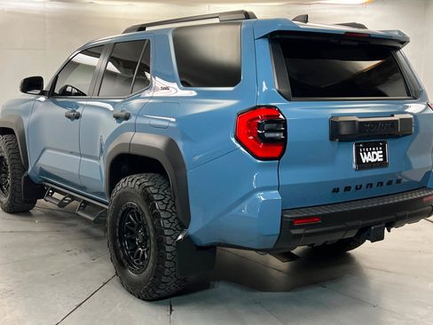 Certified 2025 Toyota 4Runner SR5 AWD/4WD image 3
