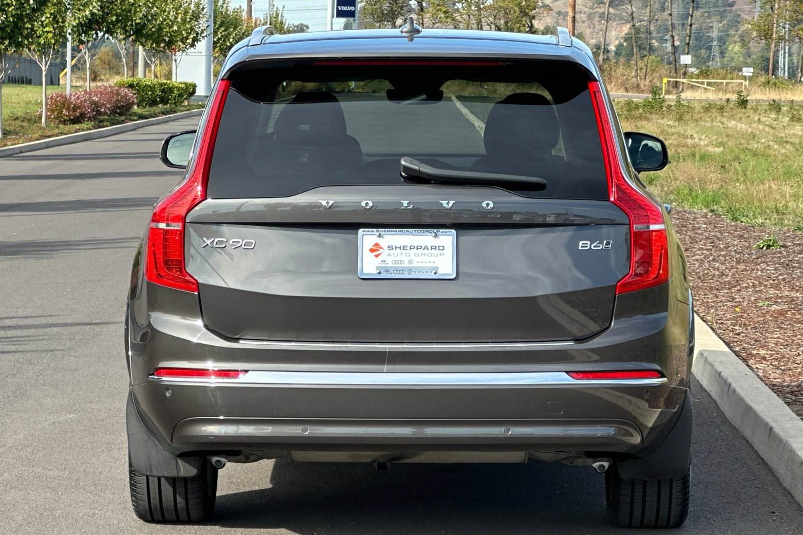 Used 2025 Volvo XC90 B6 Plus w/ Protection Package Premier AWD/4WD image 4