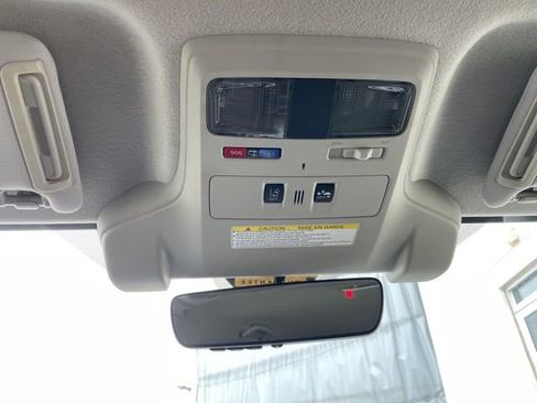 Used 2017 Subaru Crosstrek 2.0i Premium image 19