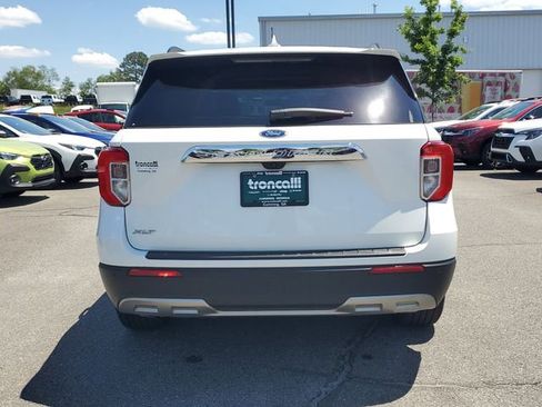 Used 2023 Ford Explorer XLT w/ Equipment Group 202A RWD image 5
