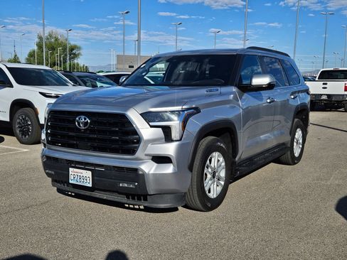 Used 2025 Toyota Sequoia SR5 AWD/4WD image 18