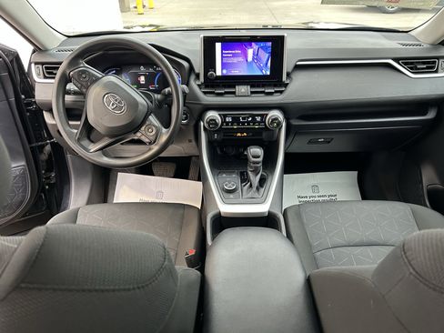 Certified 2021 Toyota RAV4 XLE Premium image 28