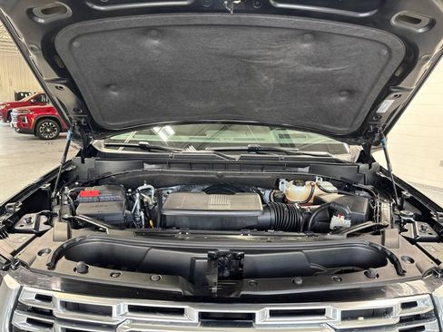 Used 2025 GMC Yukon XL Denali AWD/4WD image 73