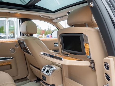 Used 2017 Rolls-Royce Ghost image 74