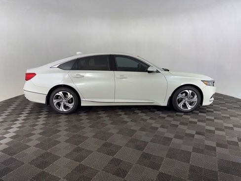 Certified 2018 Honda Accord EX-L image 6