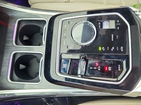 Used 2023 BMW 740i w/ Parking Assistance Package RWD image 49